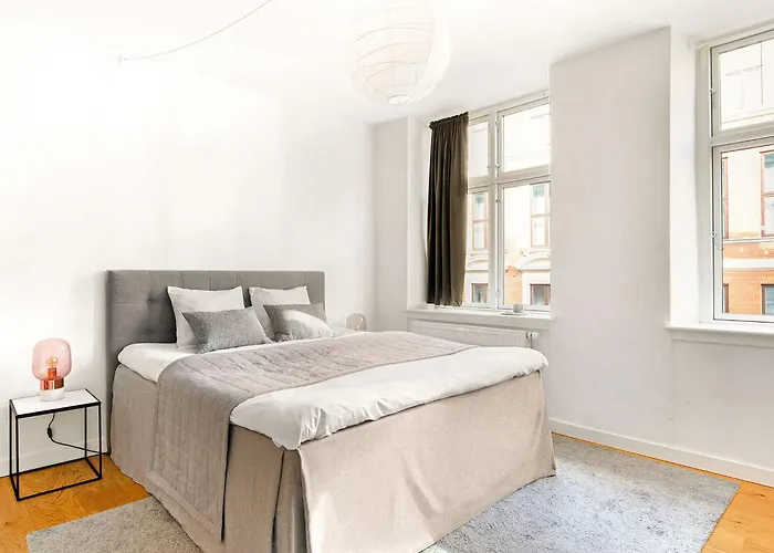 Apartment Leaves 1 - Charming Ap For 8 Persons In