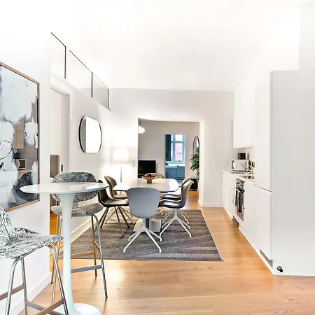 Leaves 1 - Charming Ap For 8 Persons In Copenhague