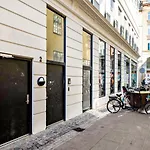 Leaves 1 - Charming Ap For 8 Persons In * Copenhague