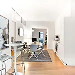 Leaves 1 - Charming Ap For 8 Persons In Copenhague